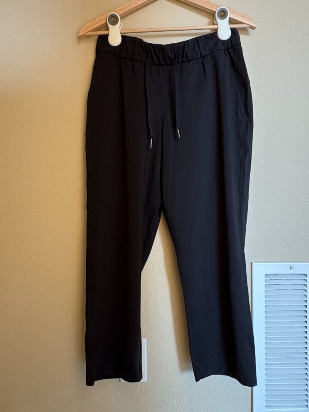 Women's Lululemon On The Fly Crop 23"